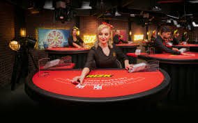 Bàn chơi Live Casino trực tuyến tại gada88 với dealer chuyên nghiệp phát sóng trực tiếp HD